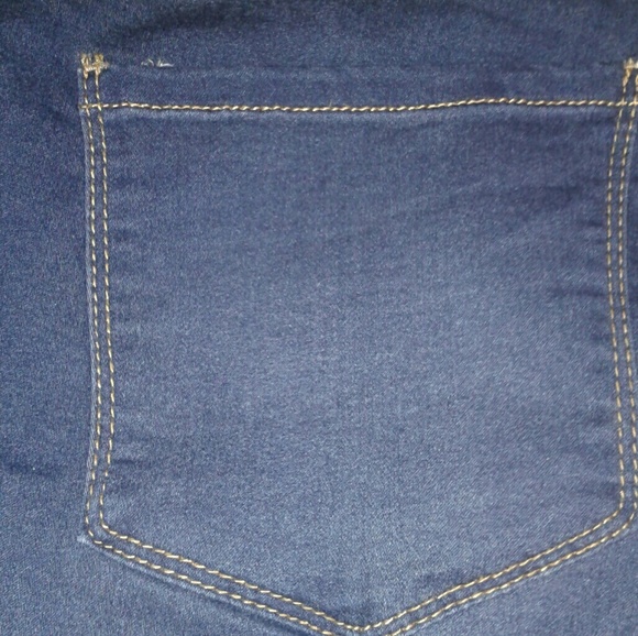 Capris - Picture 3 of 8